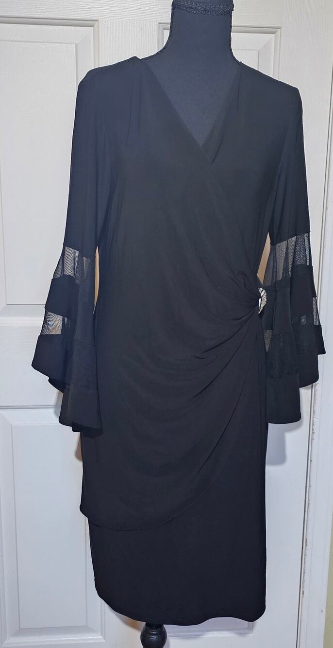 R&M Richards Size 8 Black Ruched Sheath Dress Mesh Bell Sleeves V-Neck Cocktail